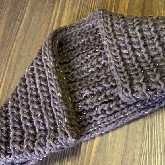 FINAL SALE PRICE Set of 2 Infinity Scarves and Hat - Picture 8 of 8